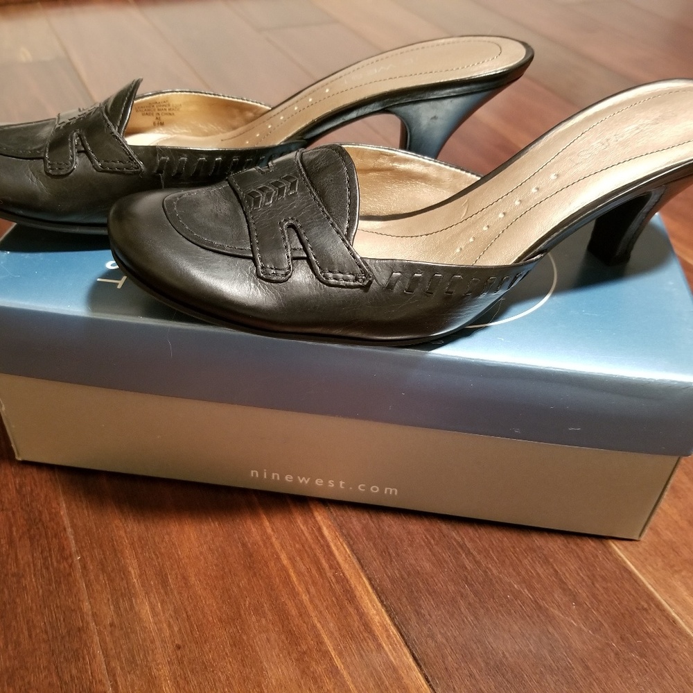 Nine West Black Leather Mules 6.5M